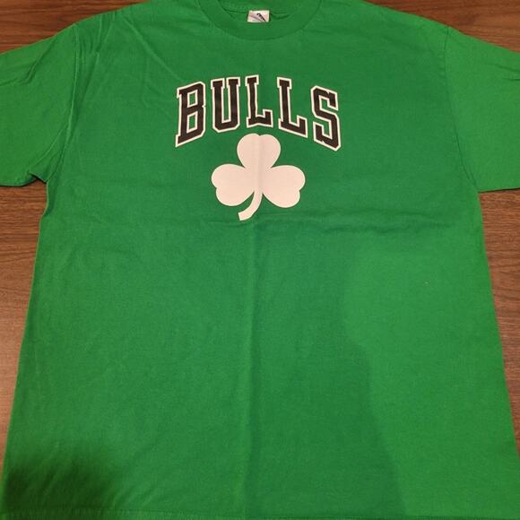 Chicago Bulls Tee Shirt - Picture 1 of 4